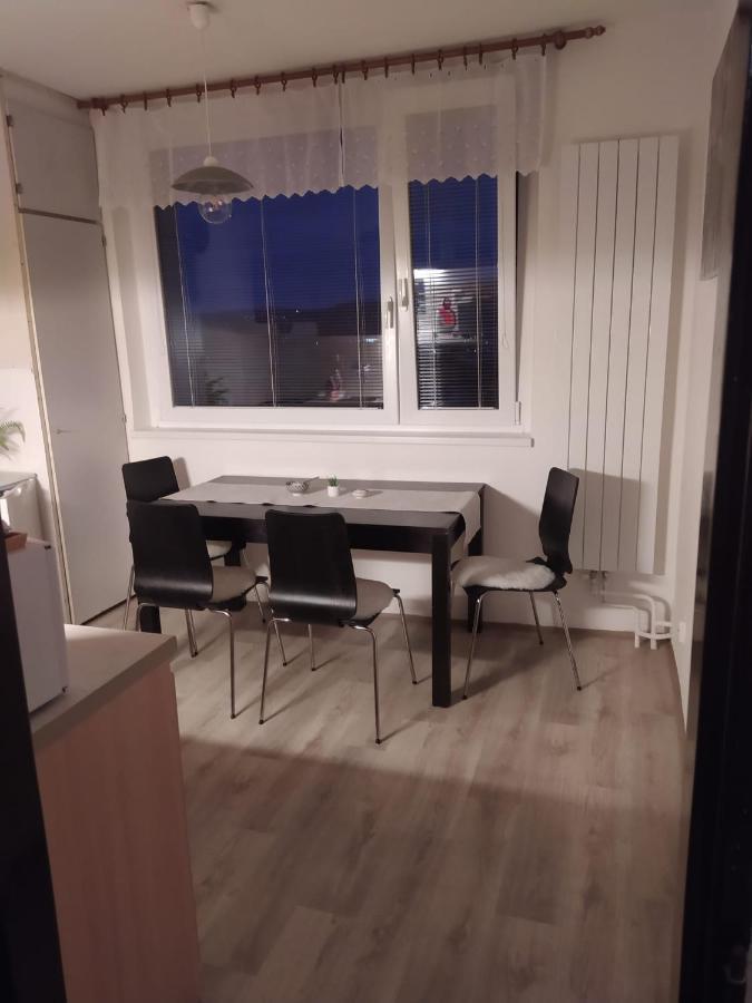 Apartamento Byt Pro Dva Blansko Exterior foto